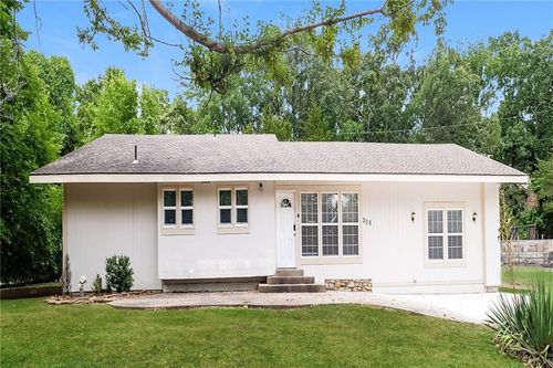 208 E 165th St, Belton, MO, 64012-2729 | Card Image