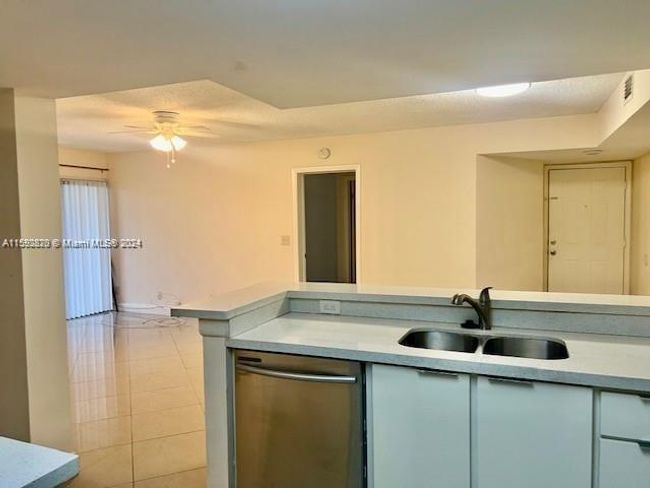 APT-1217 - 9244 W Atlantic Blvd, Condo with 2 bedrooms, 2 bathrooms and null parking in Coral Springs FL | Image 8