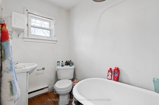 87 King St, Home with 2 bedrooms, 2 bathrooms and 3 parking in Port Colborne ON | Image 28