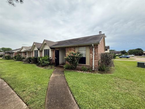 6387 S Briar Bayou Dr, Houston, TX, 77072-1767 | Card Image