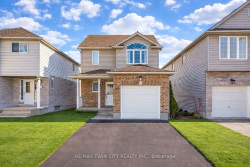 160 Prosperity Dr, Kitchener, ON, N2E4E5 | Card Image