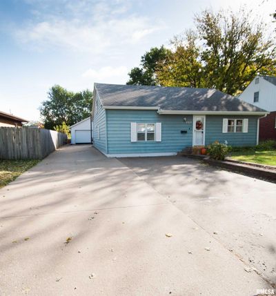 4312 8 Th Street, House other with 3 bedrooms, 1 bathrooms and null parking in East Moline IL | Image 1