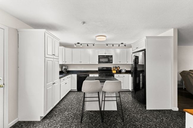 APT-2 - 48 Finch Rd, Condo with 2 bedrooms, 2 bathrooms and 1 parking in Raynham MA | Image 4
