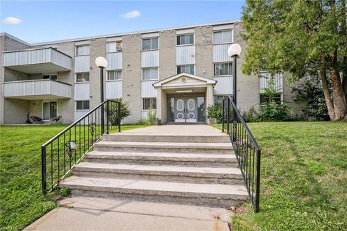 107-6 Walton Avenue, Kitchener, ON, N2C2B5 | Card Image