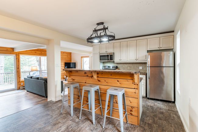 1071 Crabbe Lane, House other with 2 bedrooms, 1 bathrooms and 8 parking in Haliburton ON | Image 10