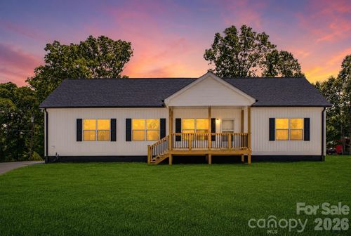 111 Sarah Ave, Newton, NC, 28658-1731 | Card Image
