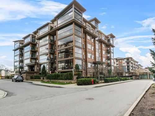 a113-20716 Willoughby Town Centre Dr, Langley, BC, V2Y3J7 | Card Image