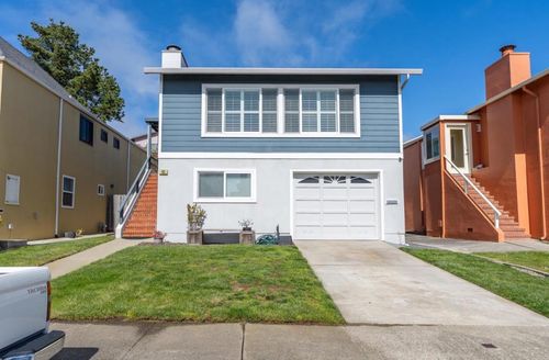 42 Eastridge Cir, Pacifica, CA, 94044-1101 | Card Image
