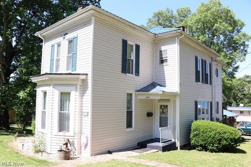 1443 Pleasant Ave, Wellsburg, WV, 26070-1315 | Card Image