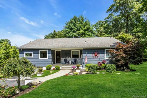 870 Heights Pl, Oyster Bay, NY, 11771-1122 | Card Image