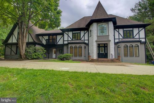 10124 Wendover Dr, Vienna, VA, 22181-2957 | Card Image