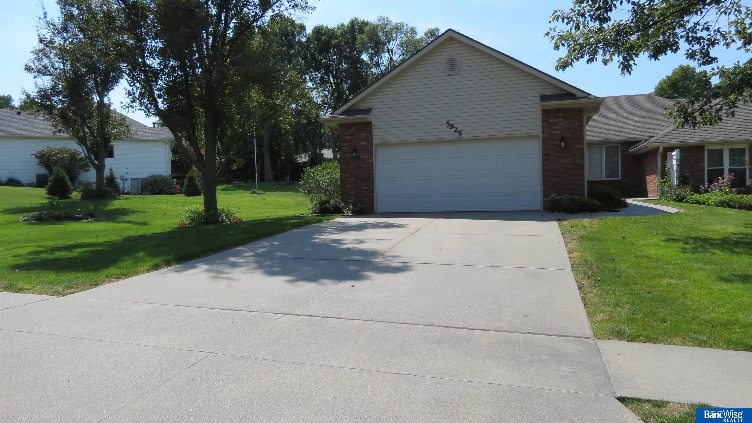 Berkeley Dr, Lincoln, NE 68512