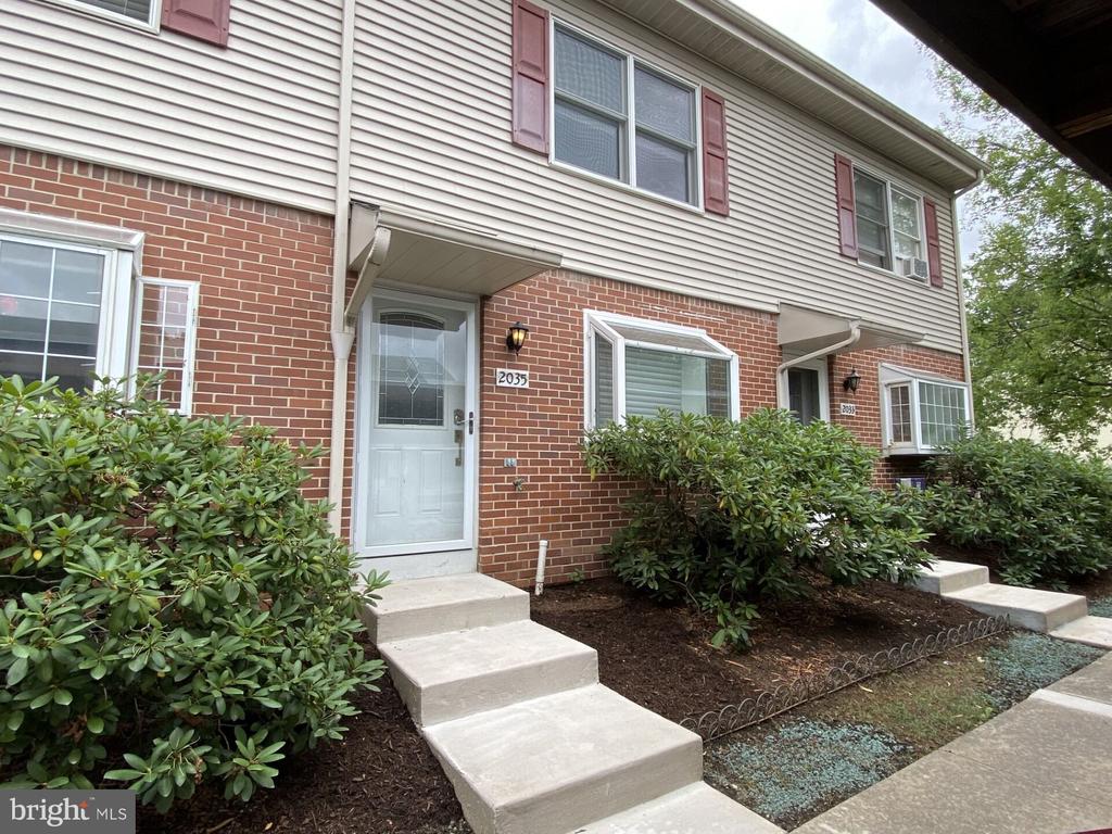 Mary Ellen Ln, State College, PA 16803