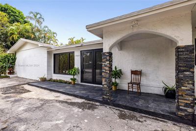 17425 Sw 87th Ave, House other with 4 bedrooms, 2 bathrooms and null parking in Palmetto Bay FL | Image 2