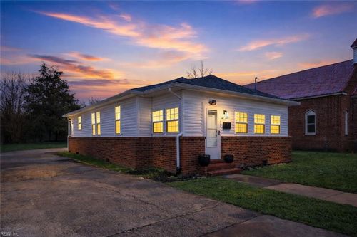 222 N Division St, Suffolk, VA, 23434-3912 | Card Image