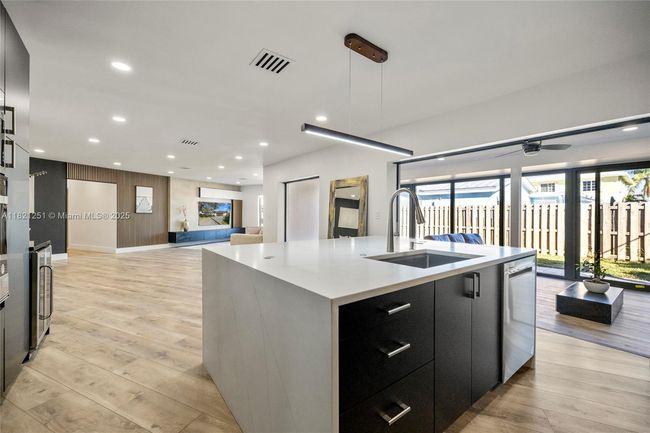 3910 Ne 27 Th Ter, House other with 4 bedrooms, 3 bathrooms and null parking in Lighthouse Point FL | Image 16