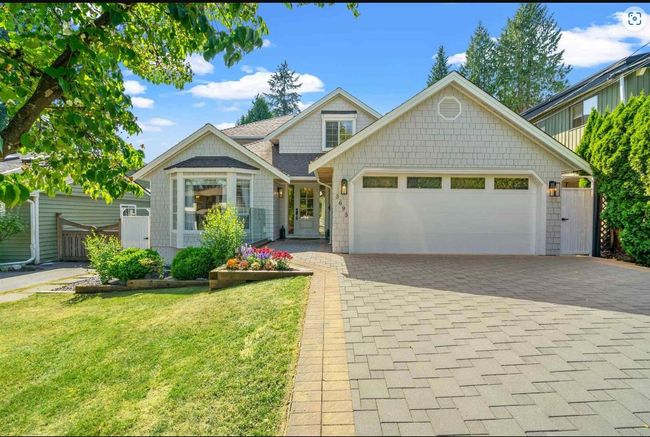 3695 Campbell Avenue, House other with 7 bedrooms, 4 bathrooms and 6 parking in North Vancouver BC | Image 2