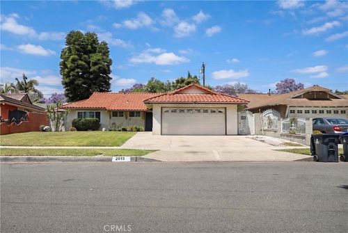2813 W Brook St, Santa Ana, CA, 92704-1508 | Card Image