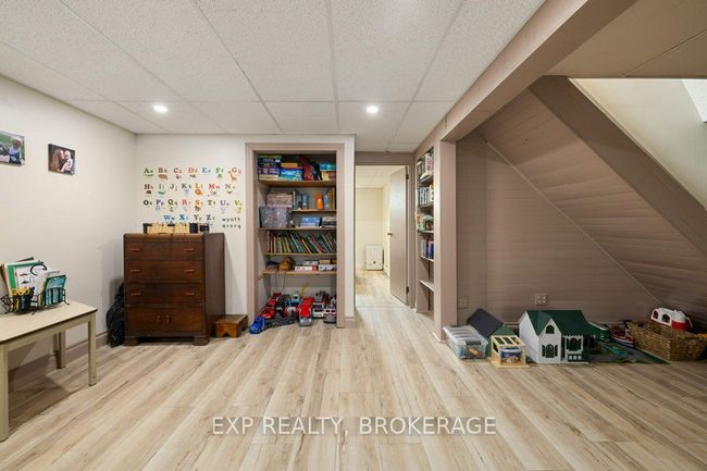 1038 Mccallum Lane, House other with 4 bedrooms, 3 bathrooms and 3 parking in Sydenham ON | Image 32