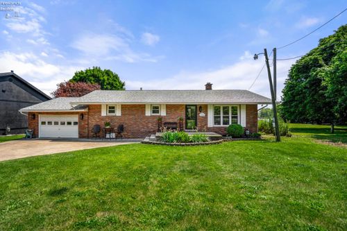 10700 E Bayshore Rd, Marblehead, OH, 43440-2322 | Card Image