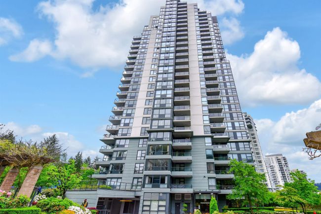 2202 - 288 Ungless Way, Condo with 3 bedrooms, 2 bathrooms and 2 parking in Port Moody BC | Image 2