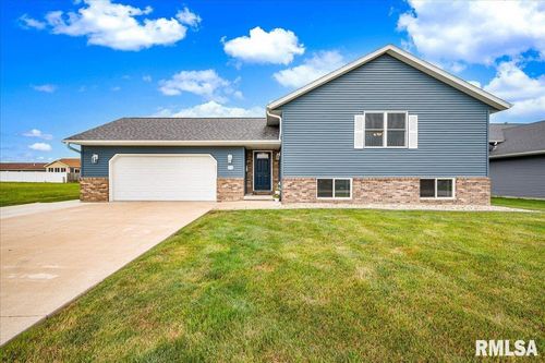 2113 Lexi Dr, Eureka, IL, 61530-9608 | Card Image