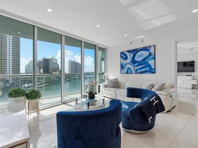 BAY707 - 495 Brickell Ave, Condo with 2 bedrooms, 2 bathrooms and null parking in Miami FL | Image 3