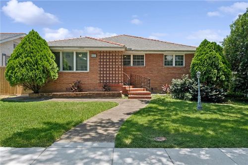 6525 General Diaz Street, New Orleans, LA, 70124 | Card Image