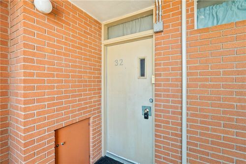 32-4302 Ocean Dr, Corpus Christi, TX, 78412-2545 | Card Image