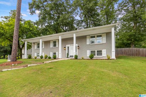 2301 Crossgate Trl, VESTAVIA HILLS, AL, 35216-4203 | Card Image