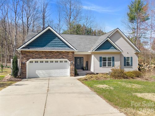 163 Oak Apple Ln, Hendersonville, NC, 28792-6519 | Card Image