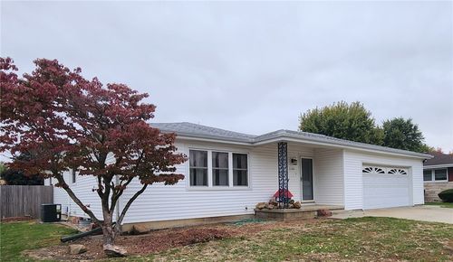 1104 N 32nd St, Mattoon, IL, 61938-2235 | Card Image