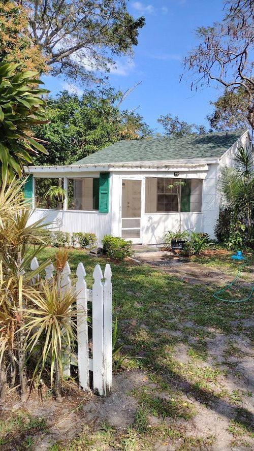 front-118 Urquhart St, Lake Worth, FL, 33461-4348 | Card Image