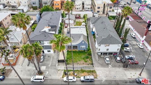 241 N Catalina St, Los Angeles, CA, 90004-4677 | Card Image