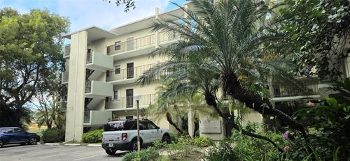 1b-8951 N New River Canal Rd, Plantation, FL, 33324-3832 | Card Image