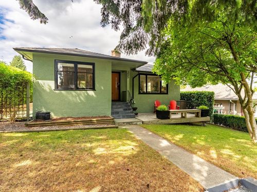355 Sherbrooke St, New Westminster, BC, V3L3M8 | Card Image