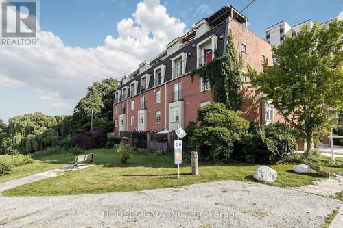106-870 Jane St, Toronto, ON, M6N4C2 | Card Image