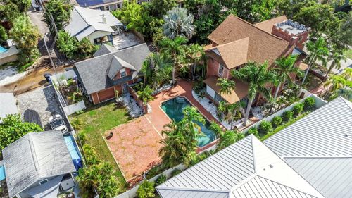 950 12th St N, ST PETERSBURG, FL, 33705-1207 | Card Image