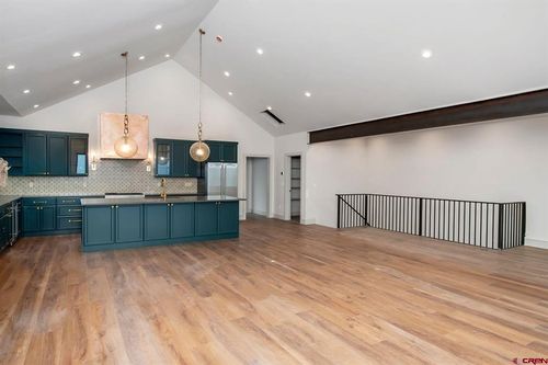 118-180 Elk Valley Rd, Crested Butte, CO, 81224-5786 | Card Image