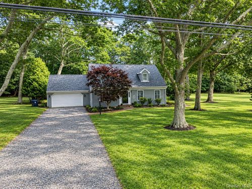 870 Stars Rd, East Marion, NY, 11939-1191 | Card Image