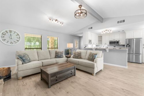 210 Tee Off, Horseshoe Bay, TX, 78657-5667 | Card Image
