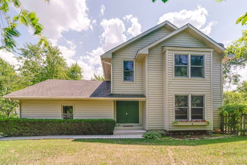 24 Hickory Rd, Oakwood Hills, IL, 60013-1106 | Card Image
