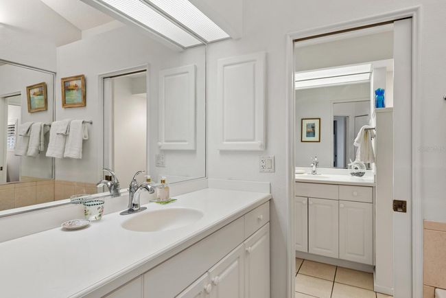 APT-3 - 200 Cocoanut Ave, Townhouse with 2 bedrooms, 3 bathrooms and null parking in Sarasota FL | Image 23