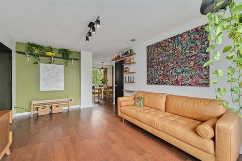 apt-203-3902 Peterson Ave, Austin, TX, 78756-3926 | Card Image