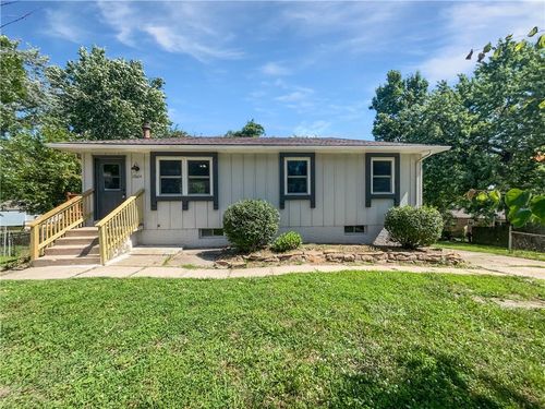 17604 E 19th Street Ct S, Independence, MO, 64057-1005 | Card Image