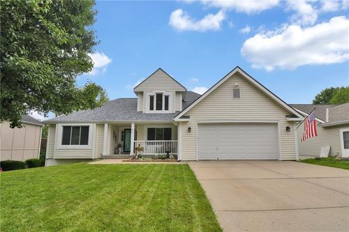 829 Plum Rose Dr, Liberty, MO, 64068-4327 | Card Image