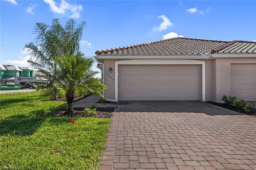 2672 Vine Ave, NAPLES, FL, 34120-5667 | Card Image