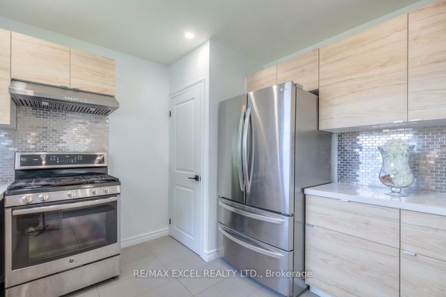 663 Lakeview Ave, House other with 5 bedrooms, 2 bathrooms and 3 parking in Oshawa ON | Image 11