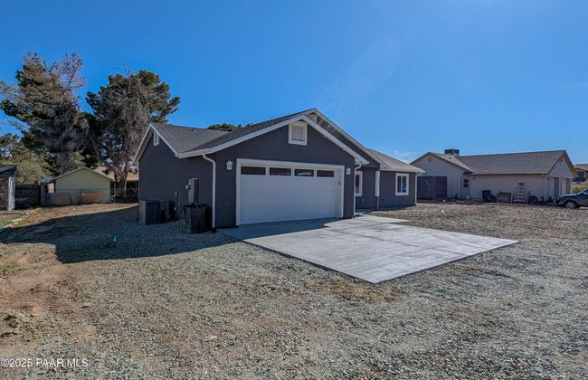 Front of Home | Image 33