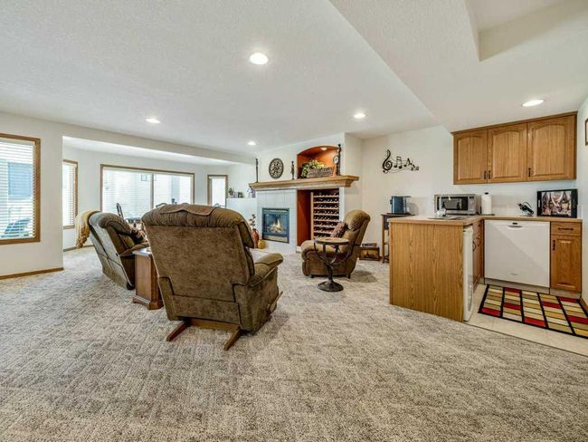 1043 Canyon Boulevard W, Home with 5 bedrooms, 3 bathrooms and 5 parking in Lethbridge AB | Image 23